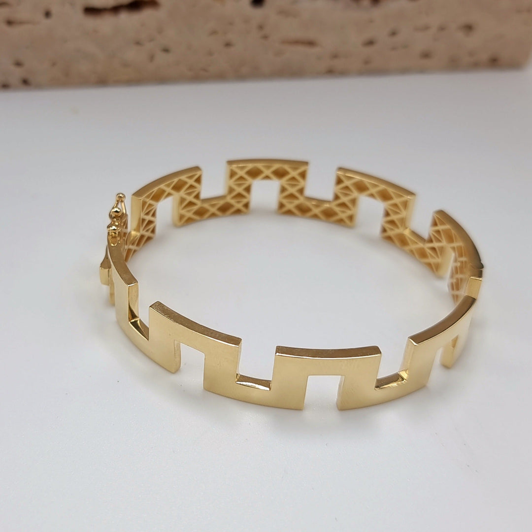18K Solid Gold Elegant Design Bangle