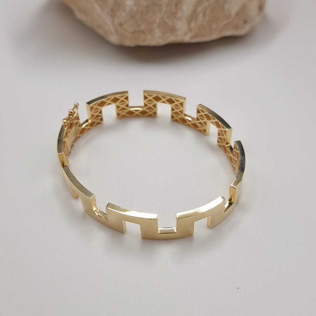 18K Solid Gold Elegant Design Bangle