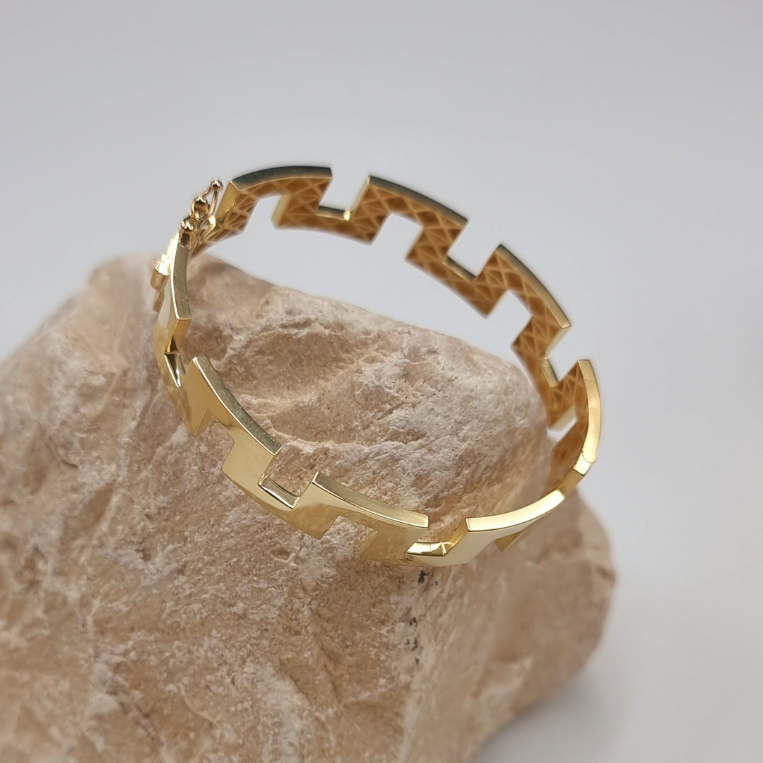 18K Solid Gold Elegant Design Bangle