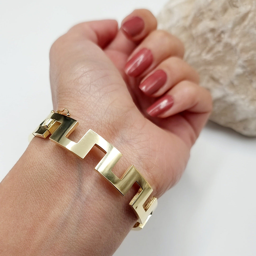18K Solid Gold Elegant Design Bangle