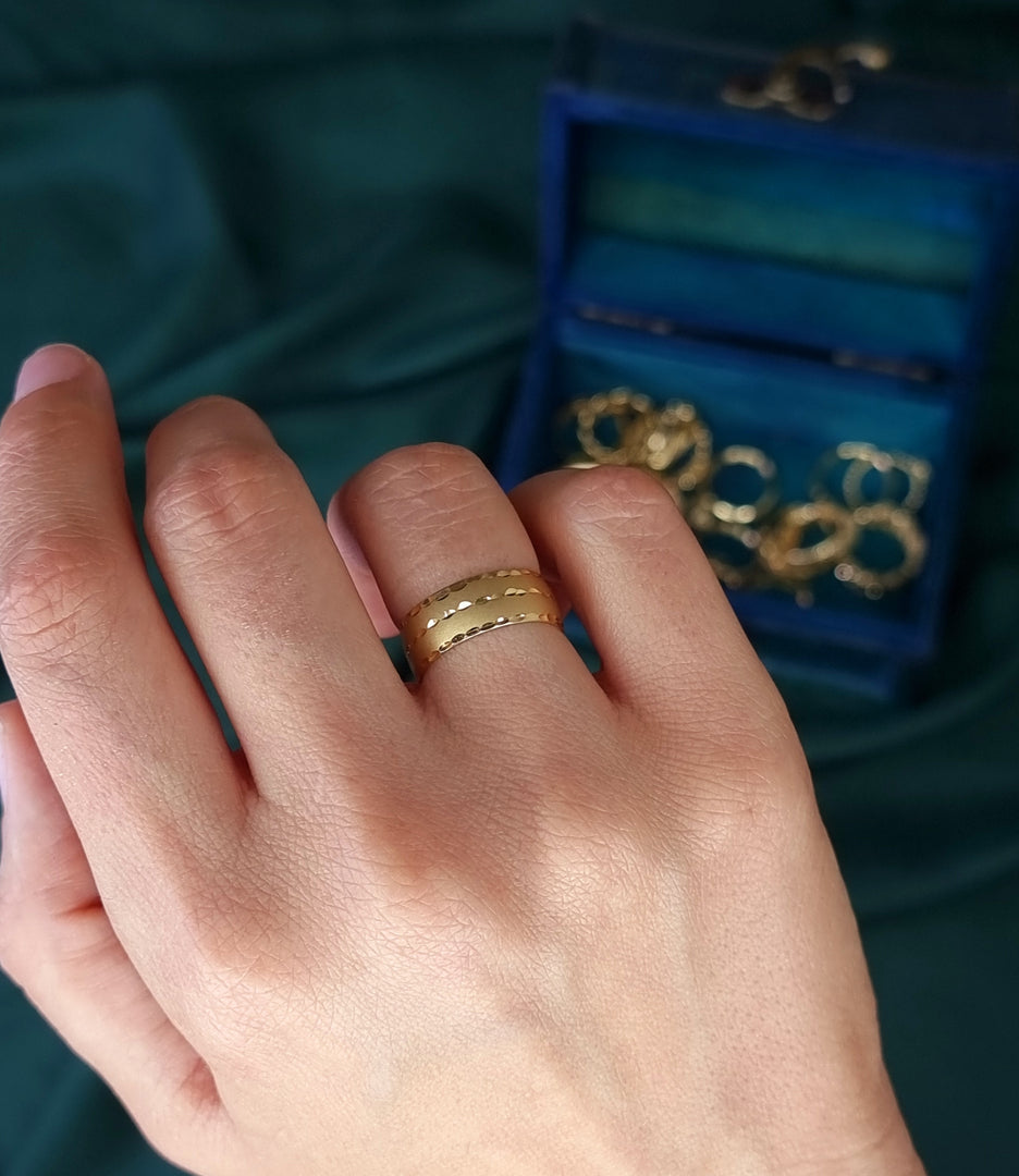 18K Real Gold Round Line Ring – Hamsa Gold